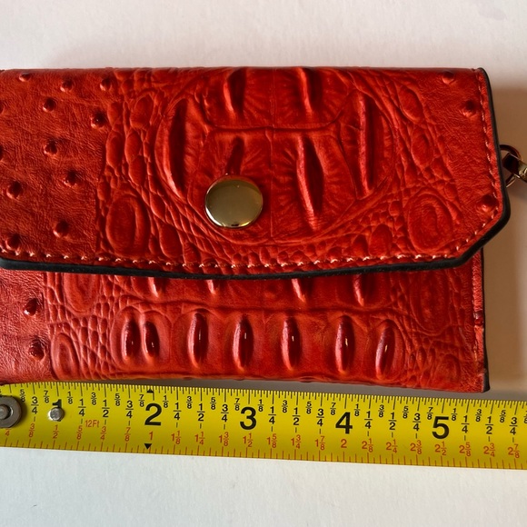 NWOT 4 piece handbag/tote set with straps in Faux Crocodile- ORANGY-RED - NEW - Picture 11 of 13